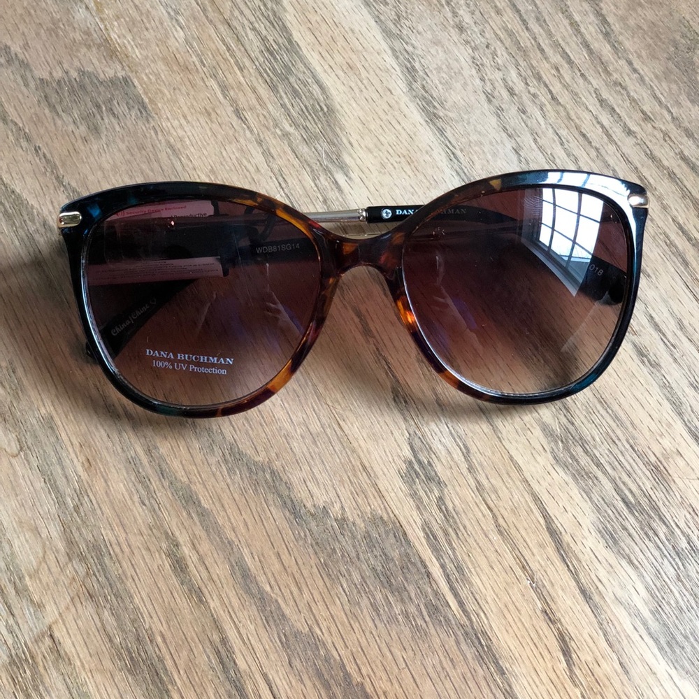 Dana Buchman sun glasses